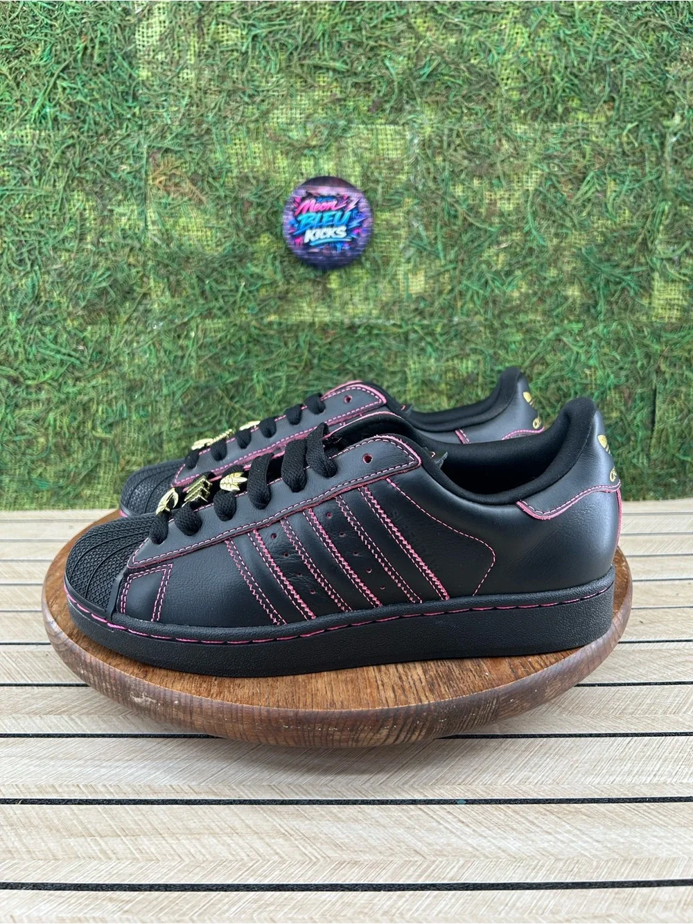 Adidas Superstar Core Black Gold Red